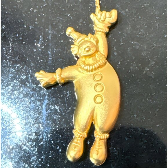 Clown Brooch Lapel Pin with Chain JJ Jonette Gold Tone Holding Umbrella Floating - Picture 3 of 8